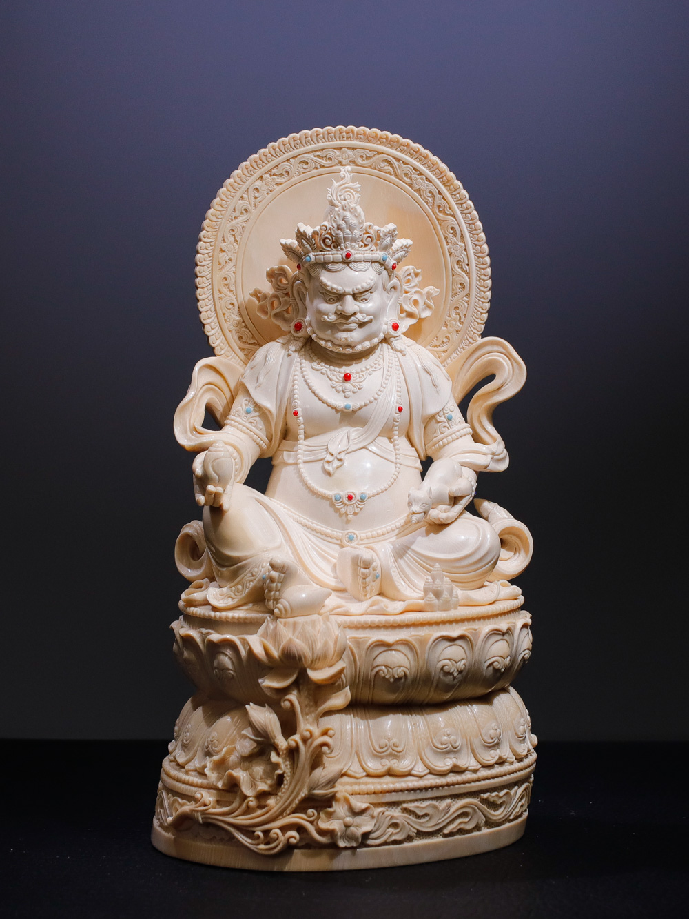 《財寶天王》賞擺，極品猛犸牙雕冰料黃財神擺件